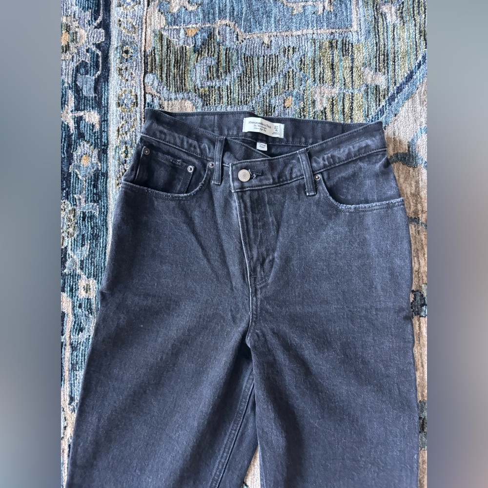 Abercrombie & Fitch Black The 90’s Straight Ultra High Rise - Picture 4 of 7
